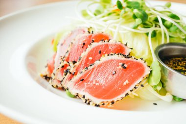 Ham taze ton balıklı salata