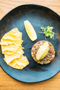 Ham ve taze orkinos et tartar