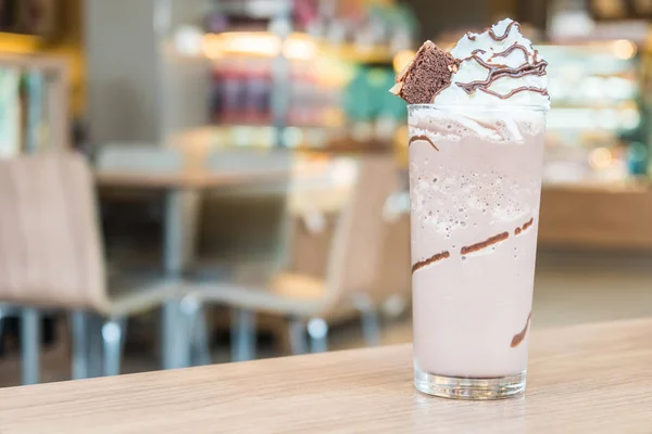 Choklad smoothie med brownie på toppen — Stockfoto