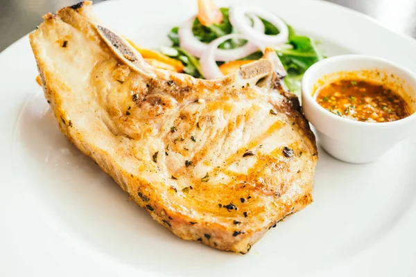 Izgara domuz eti et biftek