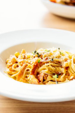 Jambonlu spagetti.