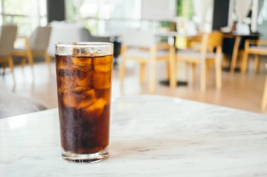 Buzlu Cam masaya içki cola