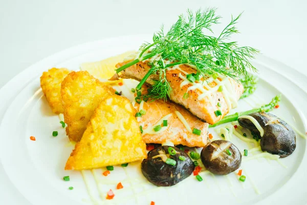 Sebzeli ızgara somon et bonfile