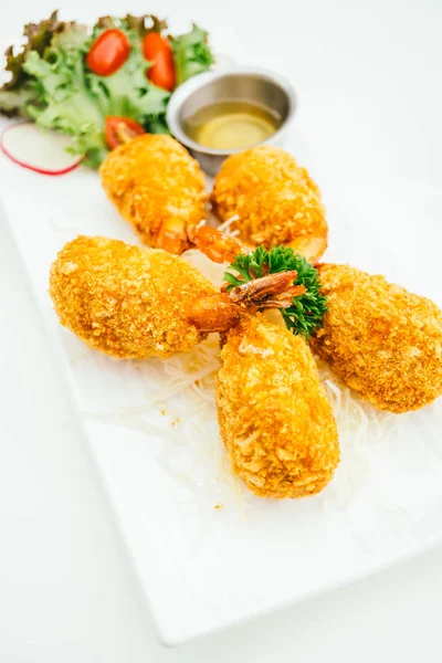 Derin kızarmış karides veya karides pasta