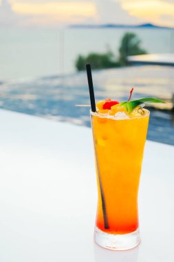 İçki kokteyl cam buz