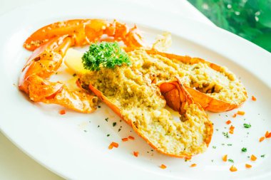 Izgara ıstakoz tereyağı ve sarımsak ile