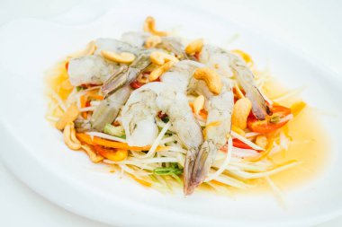 Yeşil papaya salatası
