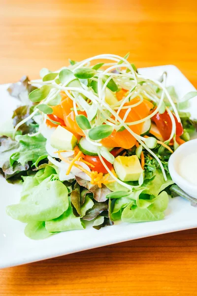 Füme somon et salata