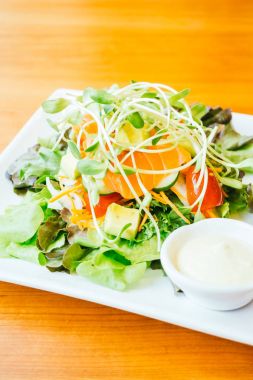 Füme somon et salata