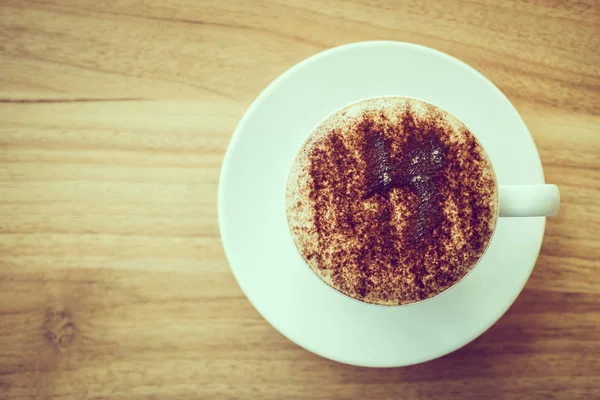 Kawa cappuccino w białe filiżanka — Zdjęcie stockowe