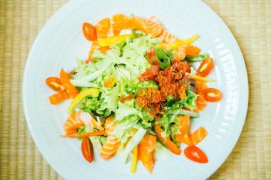 Ham ve taze somon eti