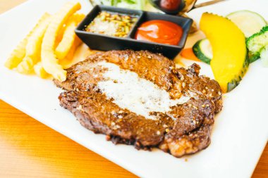 Sebzeli ızgara sığır eti biftek