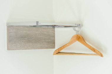 Boş elbise askısı 