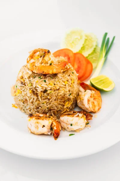 Kızarmış karidesli pilav