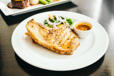 Izgara domuz eti et biftek