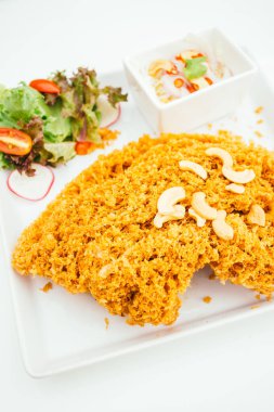 çıtır catfish salata