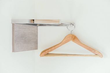 Boş elbise askısı 