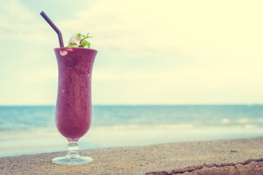 Yaban mersini düzgünleştirir cam 