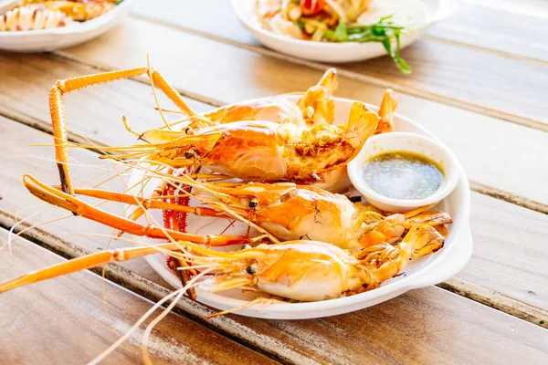 Baharatlı deniz ürünleri soslu ızgara karides