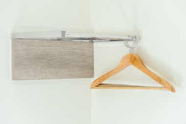 Boş elbise askısı 