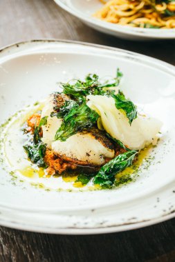 Levrek veya Barramundi balığı eti biftek