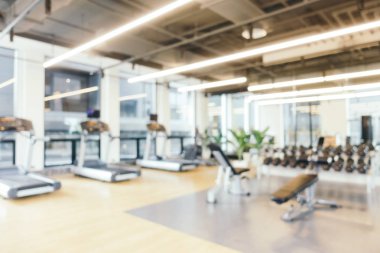 Fitness ekipmanları spor salonu oda iç bulanıklık