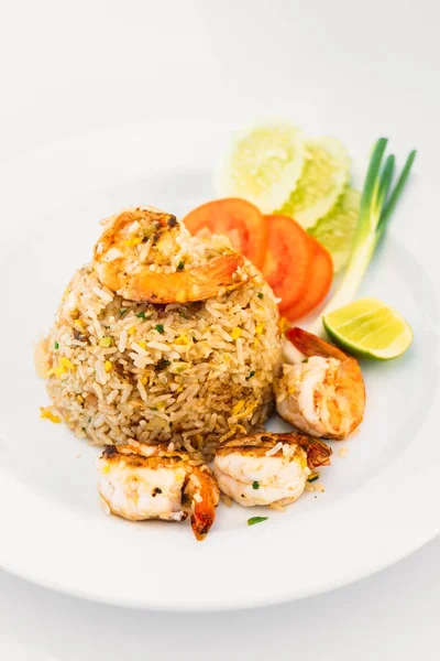 Kızarmış karidesli pilav