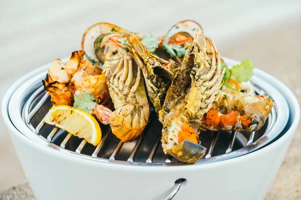 Karışık ızgara deniz ürünleri