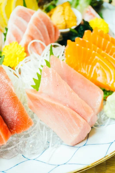 Ham ve taze sashimi Balık eti