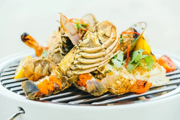 Karışık ızgara deniz ürünleri