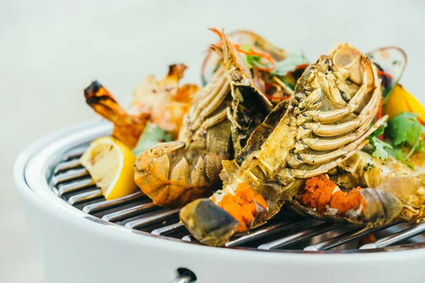 Karışık ızgara deniz ürünleri