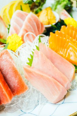 Ham ve taze sashimi Balık eti