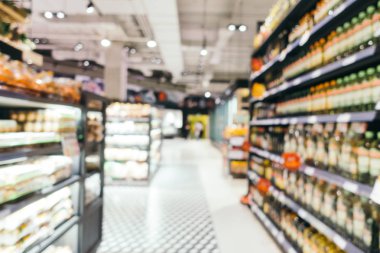 Soyut bulanıklık ve süpermarkette alışveriş bölümü s defocused