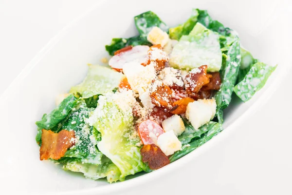 Sezar salatası beyaz kase 