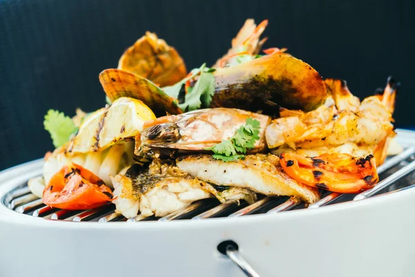 Karışık ızgara deniz ürünleri