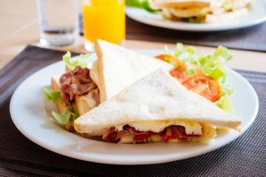 Club ekmek ve sandviç