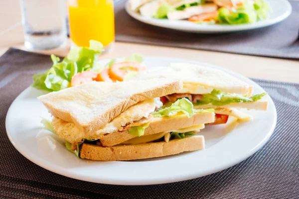 Club ekmek ve sandviç