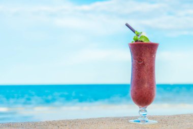 Yaban mersini düzgünleştirir cam