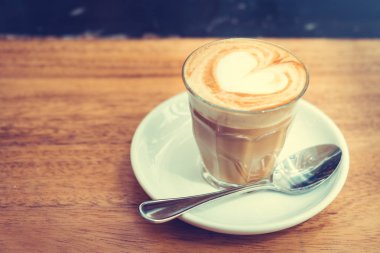 Sıcak latte kahve fincanı