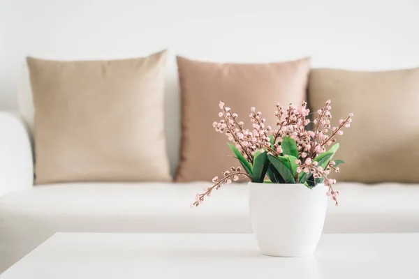 Vase plant on table — Stock Photo, Image
