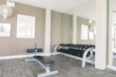 Soyut bulanıklık ve spor salonu iç ufuk spor ekipmanları