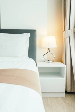 Yatakta rahat yastık