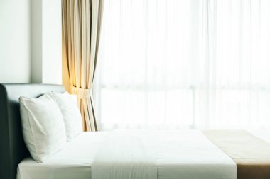 Yatakta rahat yastık