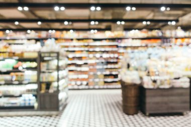 Soyut bulanıklık ve süpermarkette alışveriş bölümü s defocused
