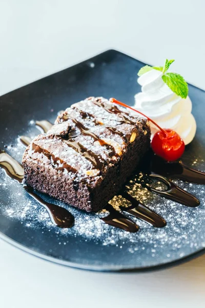 チョコレートのブラウニー ケーキ — ストック写真