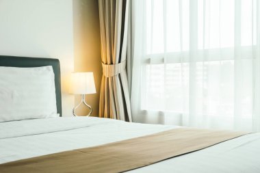 Yatakta rahat yastık