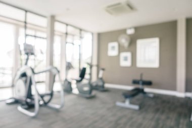 Soyut bulanıklık ve spor salonu iç ufuk spor ekipmanları