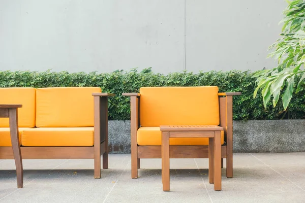 Divano e sedia in legno — Foto Stock