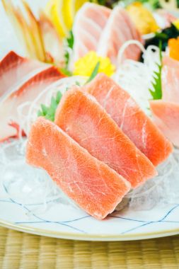 Ham ve taze sashimi Balık eti