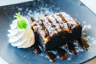 Çikolatalı kek kek